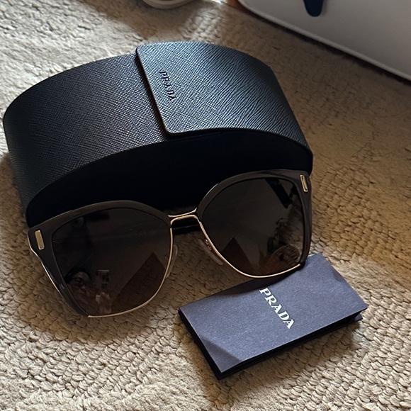 Prada Women's Sunglasses SPR 56T - Picture 1 of 8